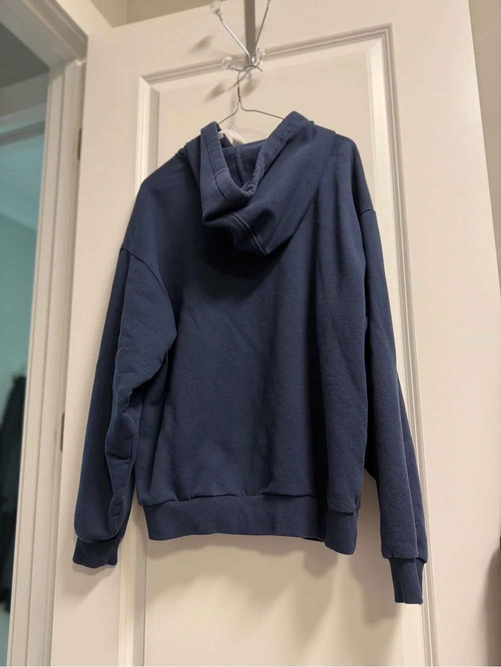 ALO Yoga ladies Navy Hoodie with Subtle Logo